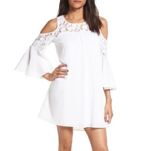 Trixxi Dresses & Skirts - Trixxi Lace Cold Shoulder bell sleeve dress